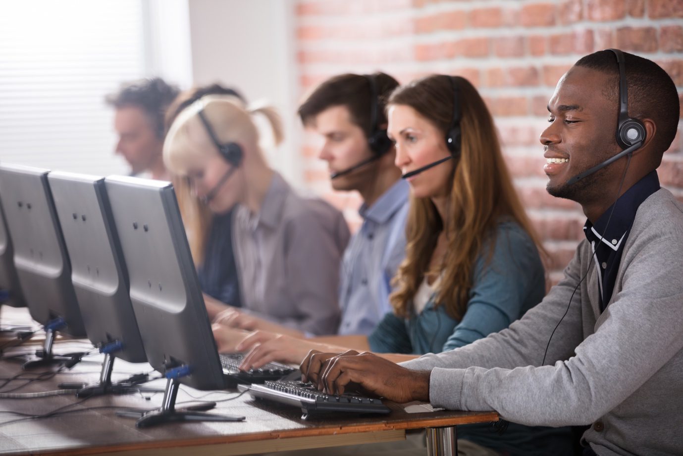 call center agents providing answering service
