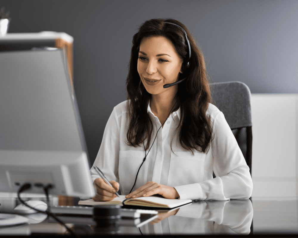 A Woman answering service Agent for sanitation companies